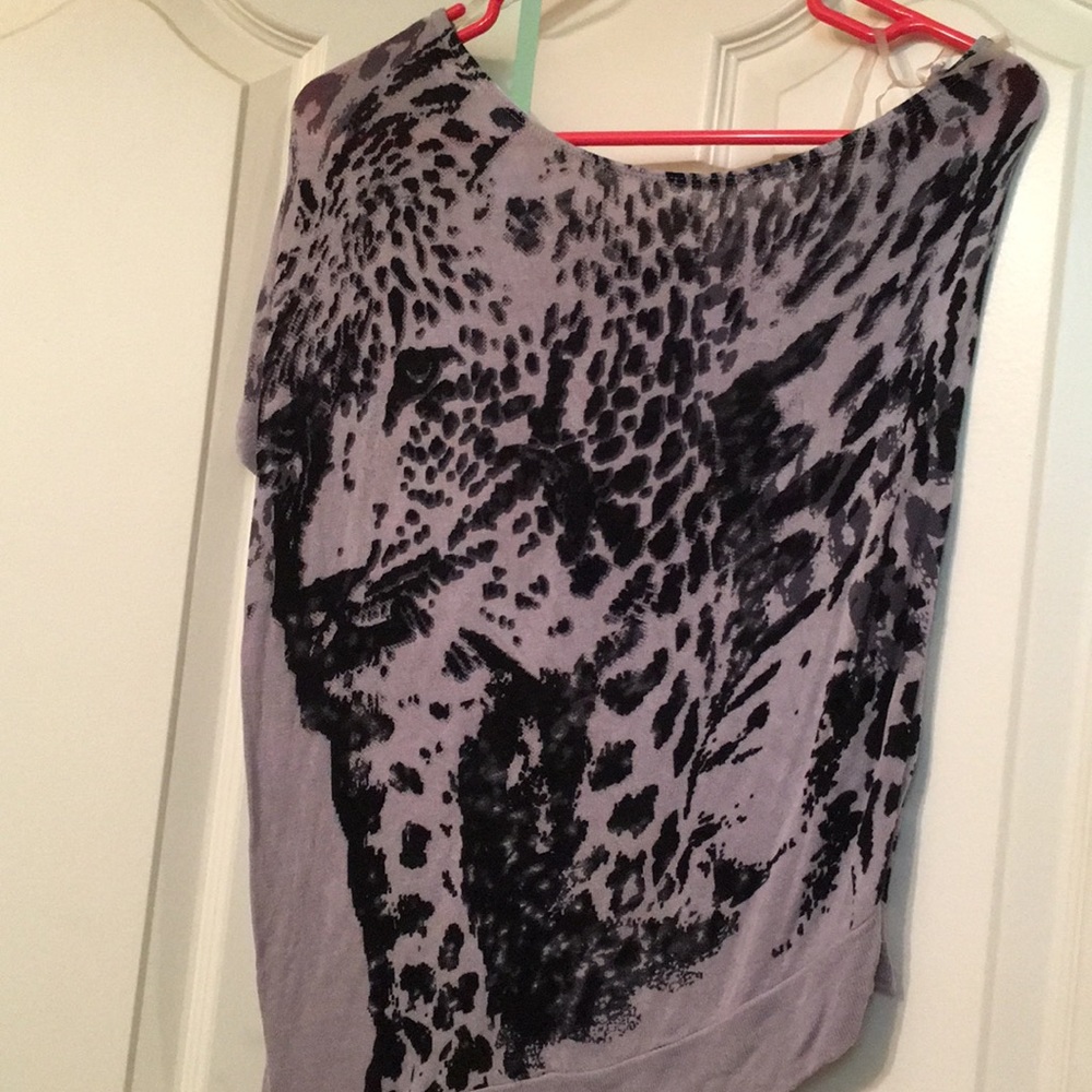 One shoulder top